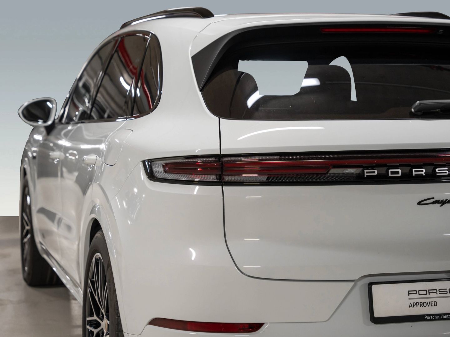 Porsche Cayenne E-Hybrid Beifahrerdisplay Massagesitze