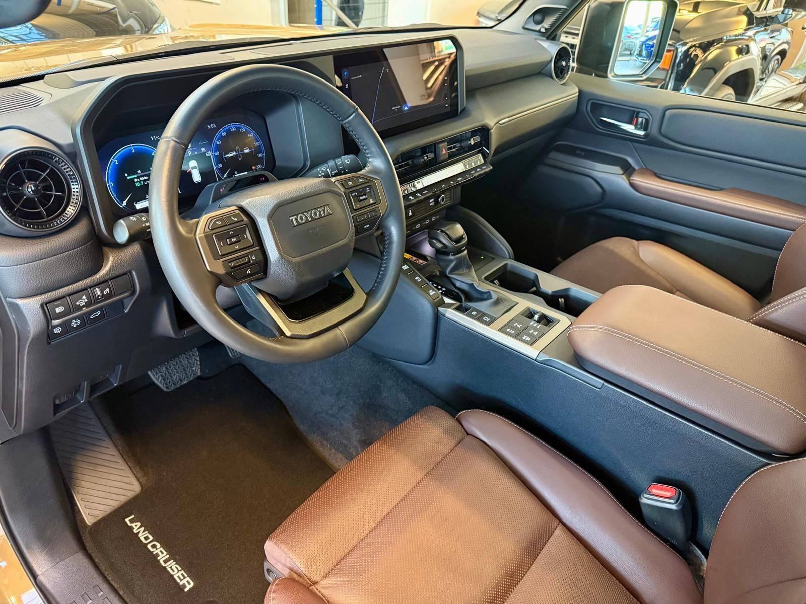 Toyota LC 250 - TEC EDITION-7-SEATS-PANORAMA-HEADUP-JBL