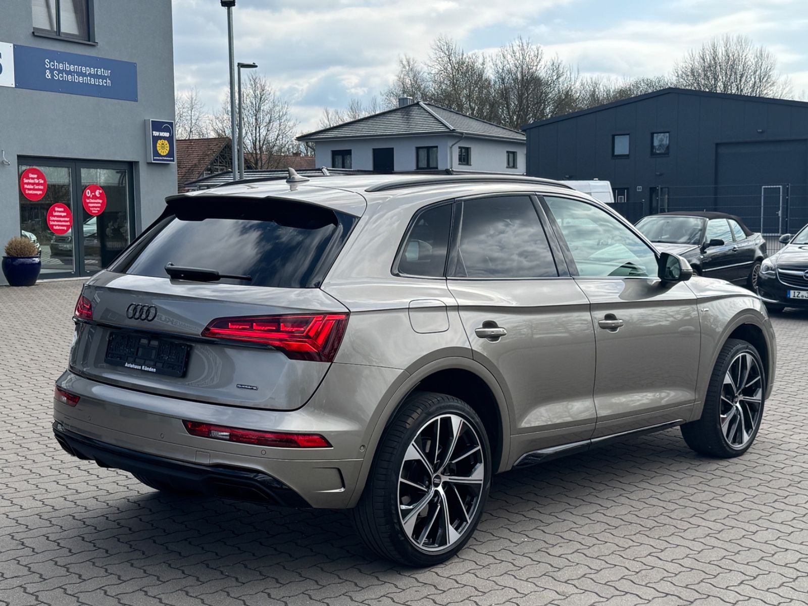 Audi Q5 40 TDI quattro S line - Samsaru's Car Outlet
