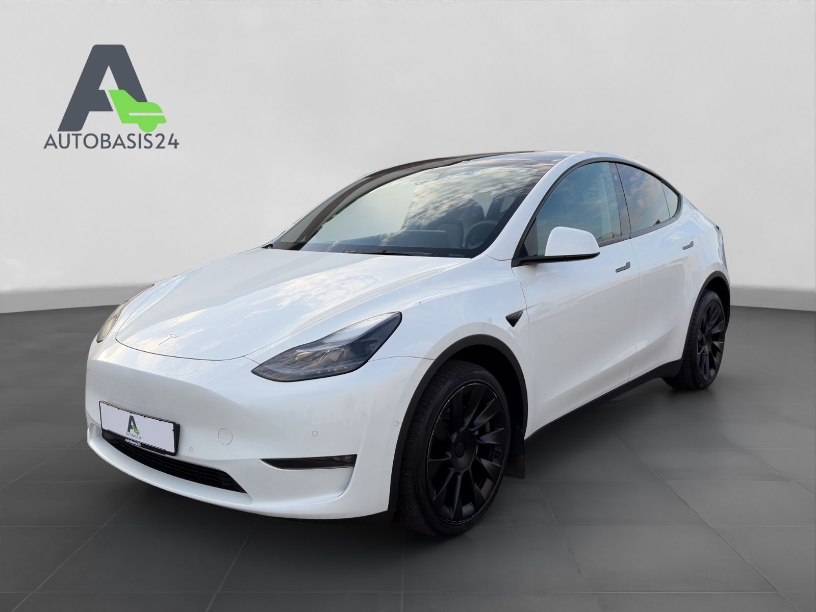 Tesla Model Y Long Range Dual AWD *AHK*1.Hand*