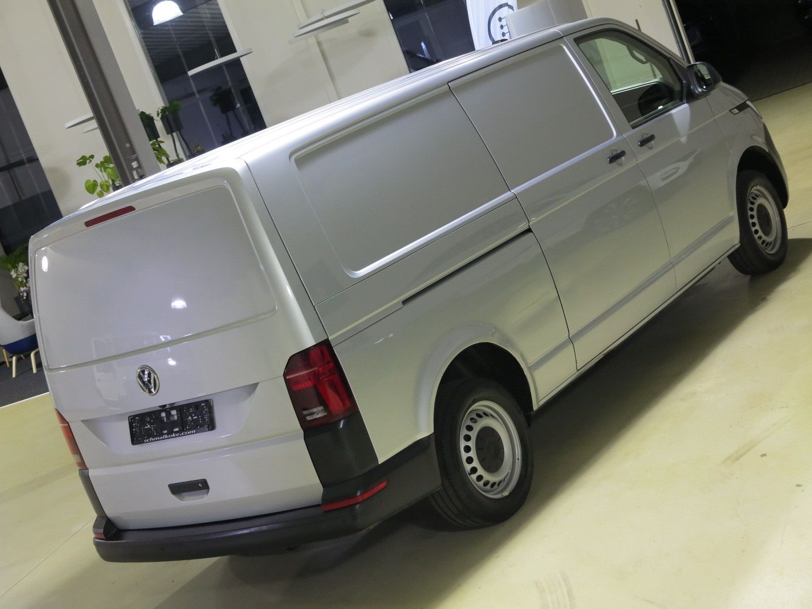 Volkswagen Transporter T6.1 TDI2.0 SCR DSG7 Lang Navi Klima