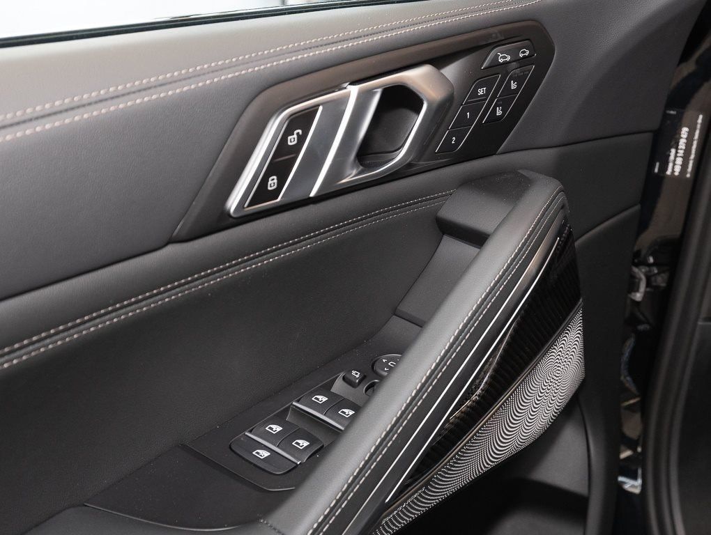 BMW X6 xDrive40d M Paket + B/W + Pano + DA Prof