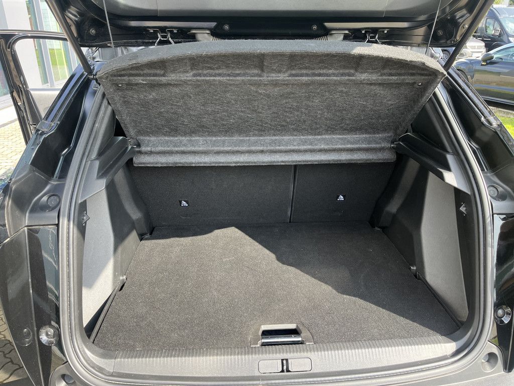 Peugeot e-2008 Allure - Samsaru's Car Outlet