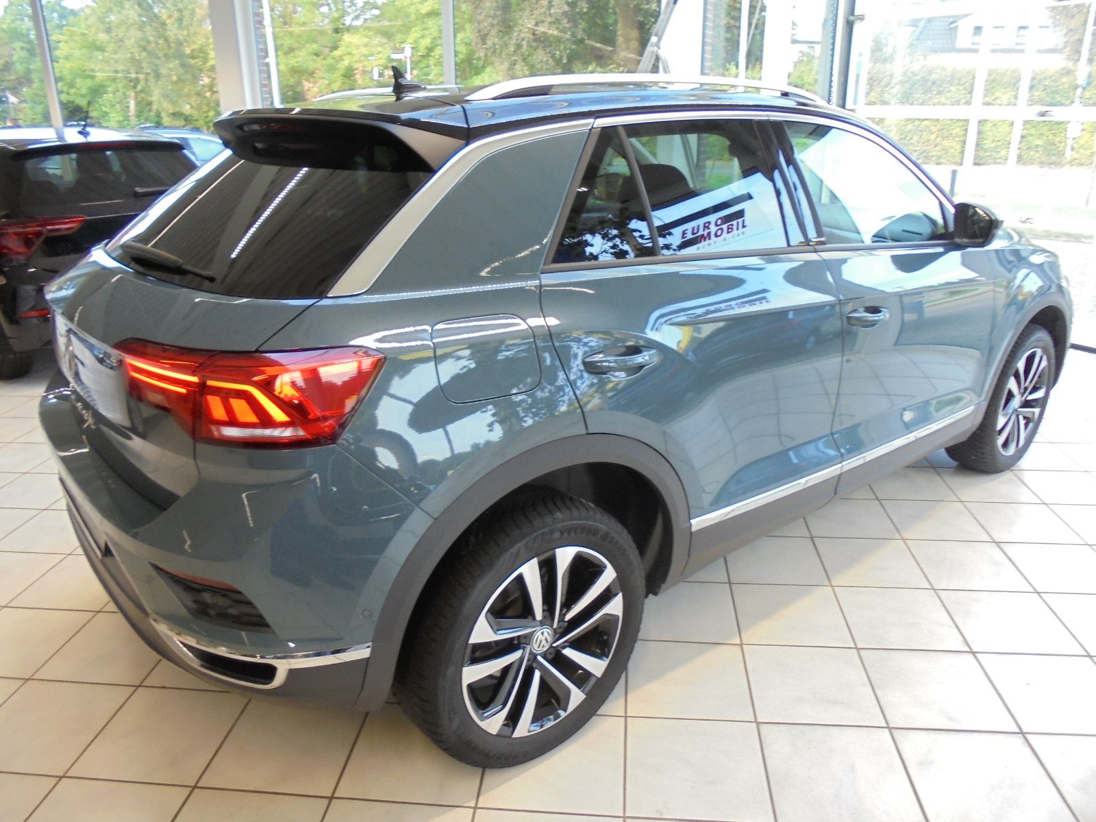 Volkswagen T-Roc 2.0TDI DSG - Samsaru's Car Outlet