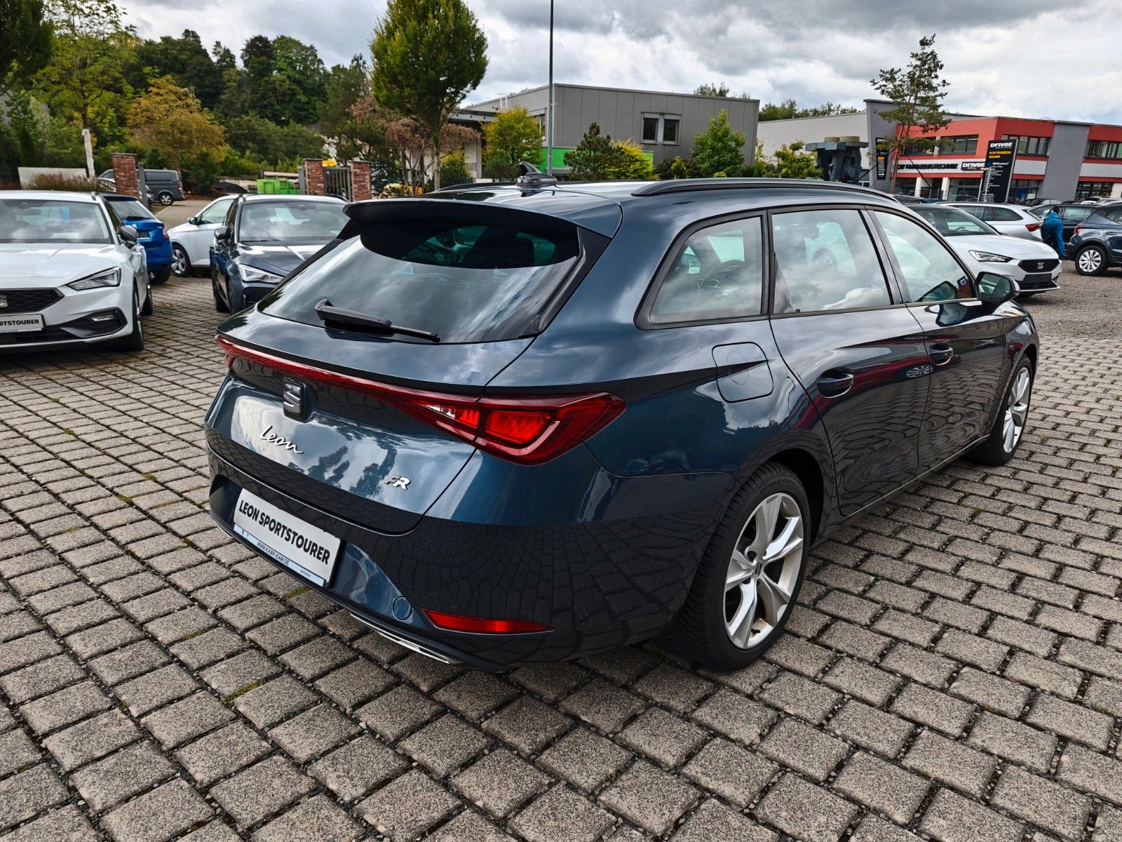 Seat Leon Sportstourer FR DSG 150PS NAVI+AHK+SHZ+APP+