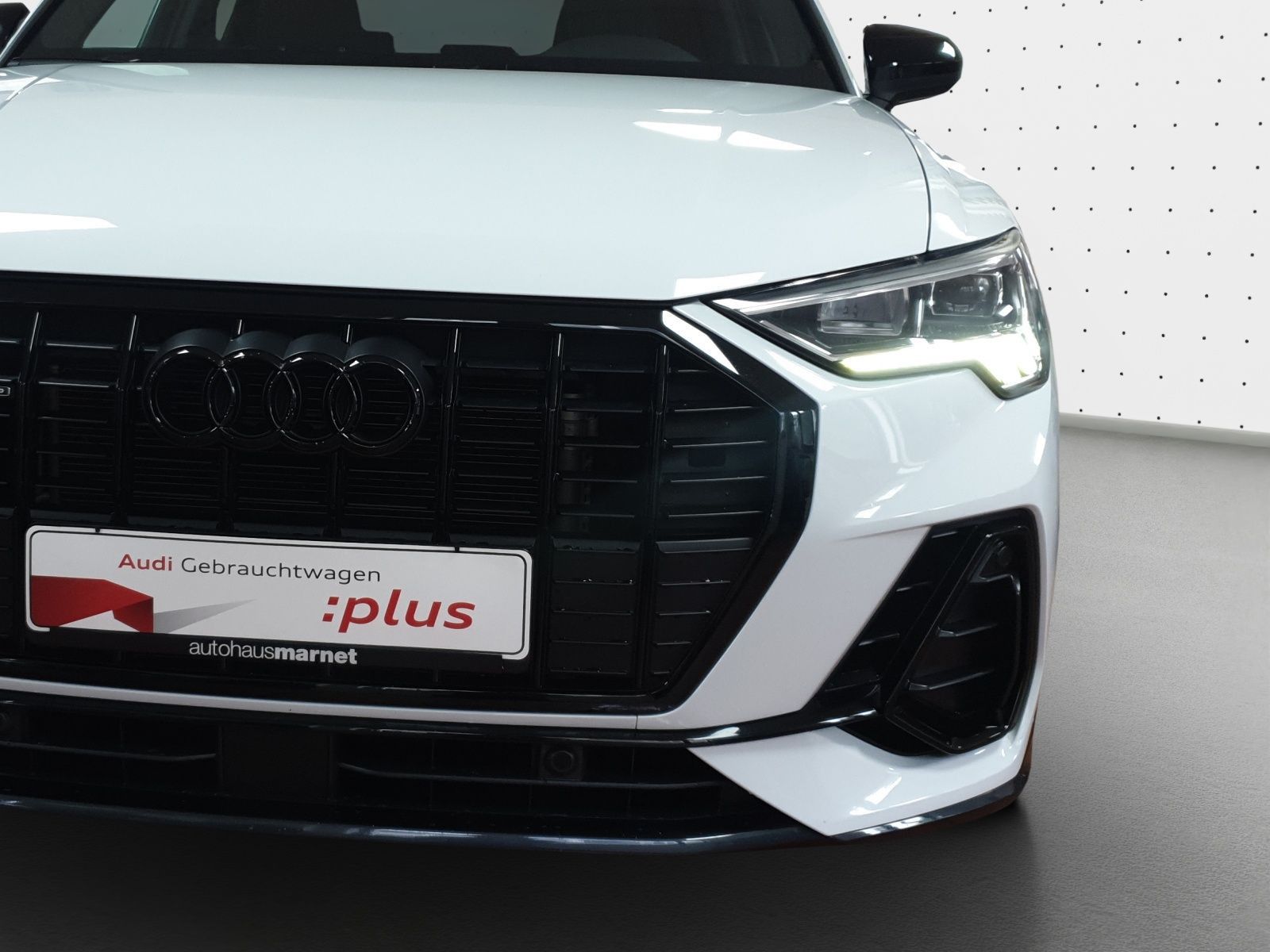 Audi Q3 40 TDI quattro S line - Samsaru's Car Outlet