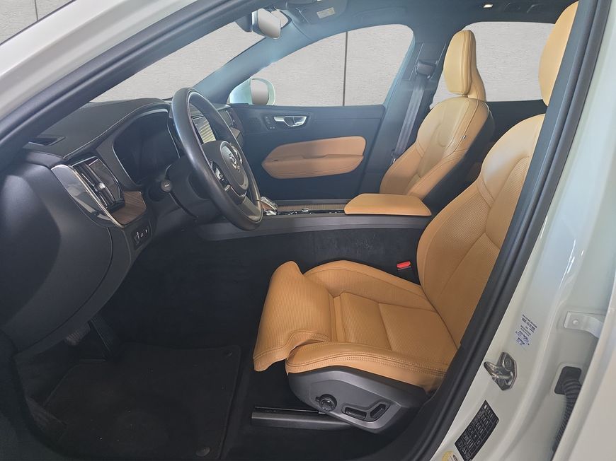 Volvo XC60 T6 AWD Recharge - Samsaru's Car Outlet