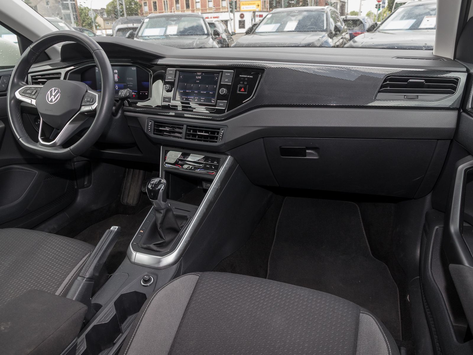 Volkswagen Taigo 1.0 TSI LIFE - Samsaru's Car Outlet