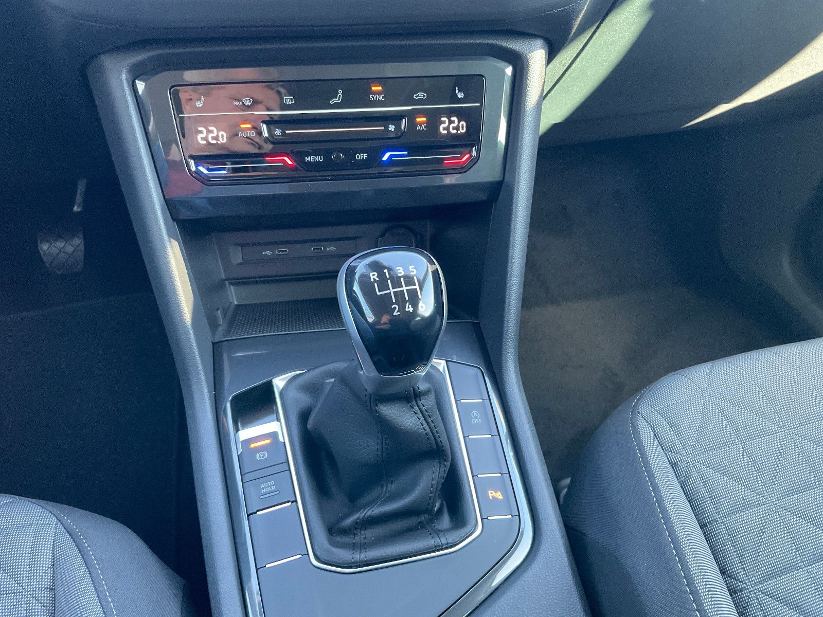 Volkswagen Tiguan Life - Samsaru's Car Outlet