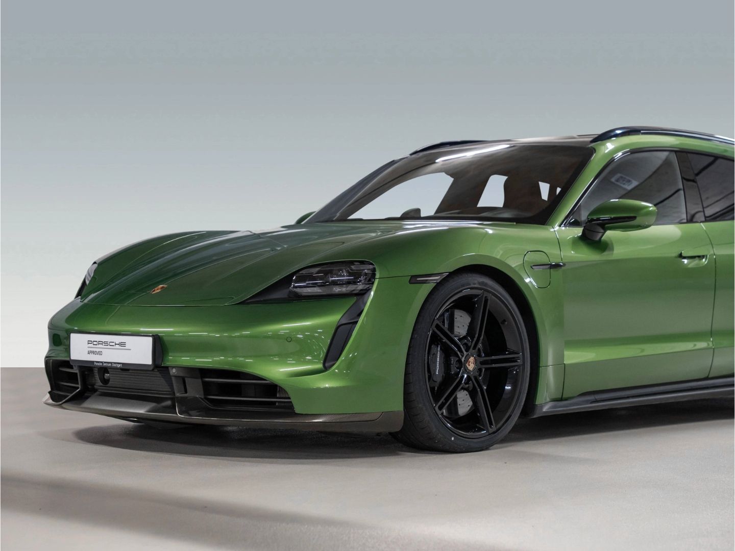 Porsche Taycan Turbo S Sport Turismo Burmester InnoDrive