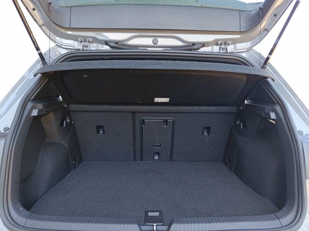 Volkswagen Golf VIII e-Hybrid 1.4 TSI DSG GTE - Samsaru's Car Outlet