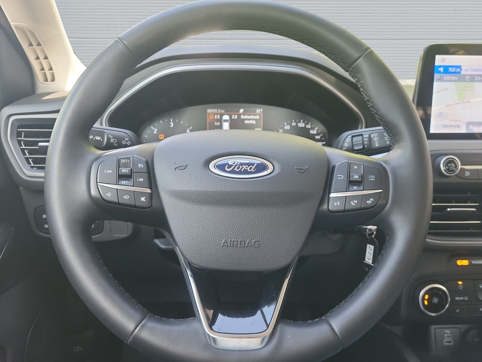 Ford Focus 1.5 TDCi AT - Samsaru's Car Outlet