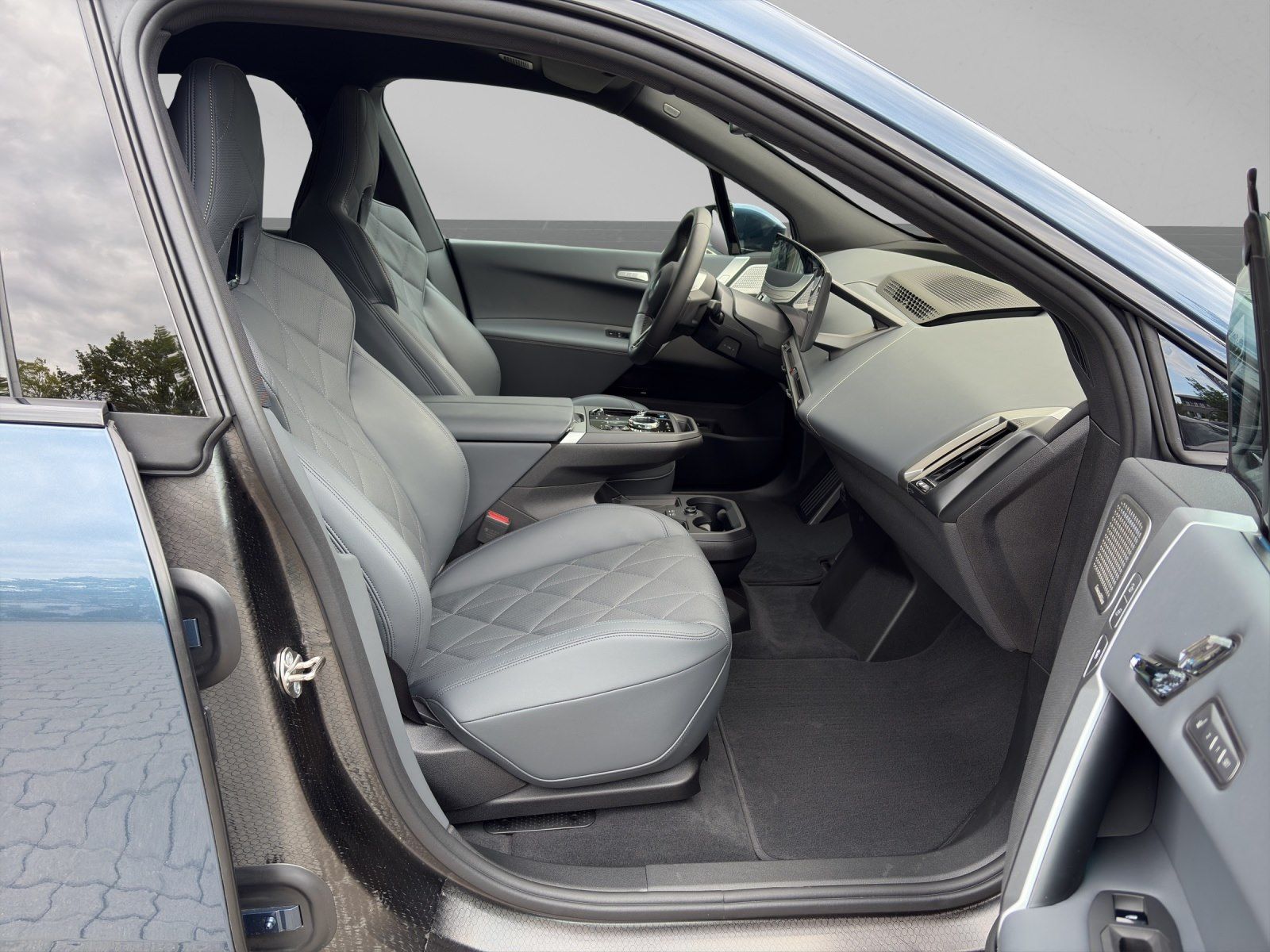 BMW iX xDrive60 M Sport Luftf.Aktivl. 23"B&W Leder A