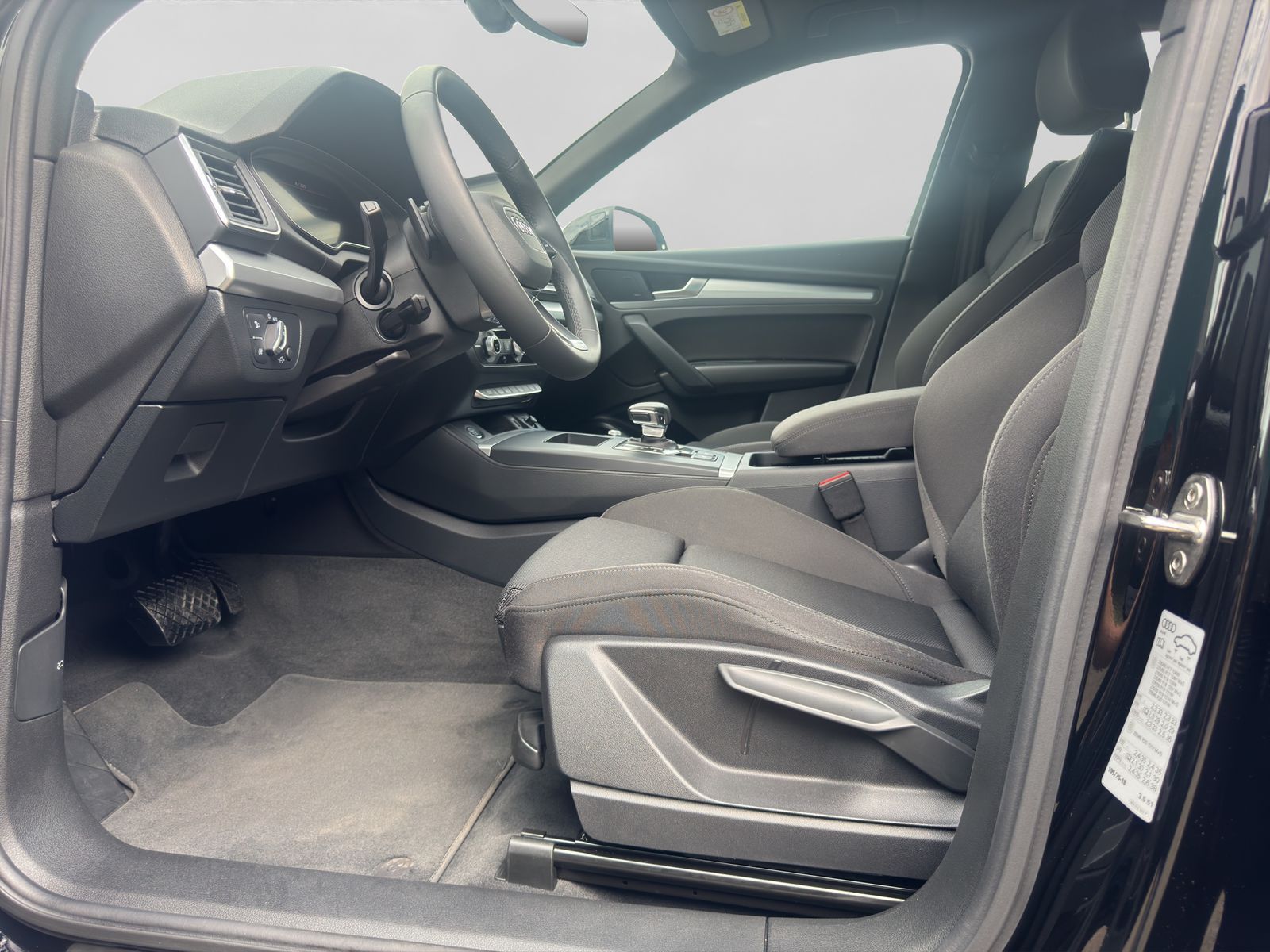 Audi Q5 40 2.0 TFSI quattro advanced - Samsaru's Car Outlet