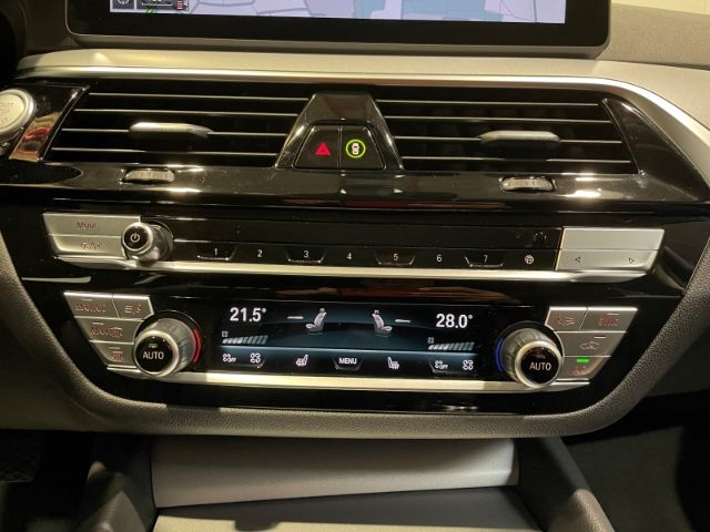 BMW 520 D Touring Automatik EU6d ACC LED Navi Leder