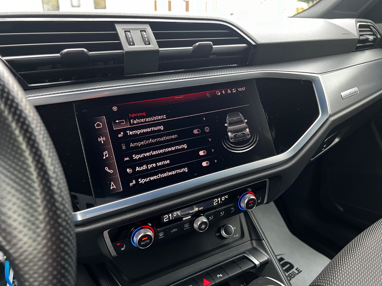 Audi Q3 45 TFSI quattro S line - Samsaru's Car Outlet