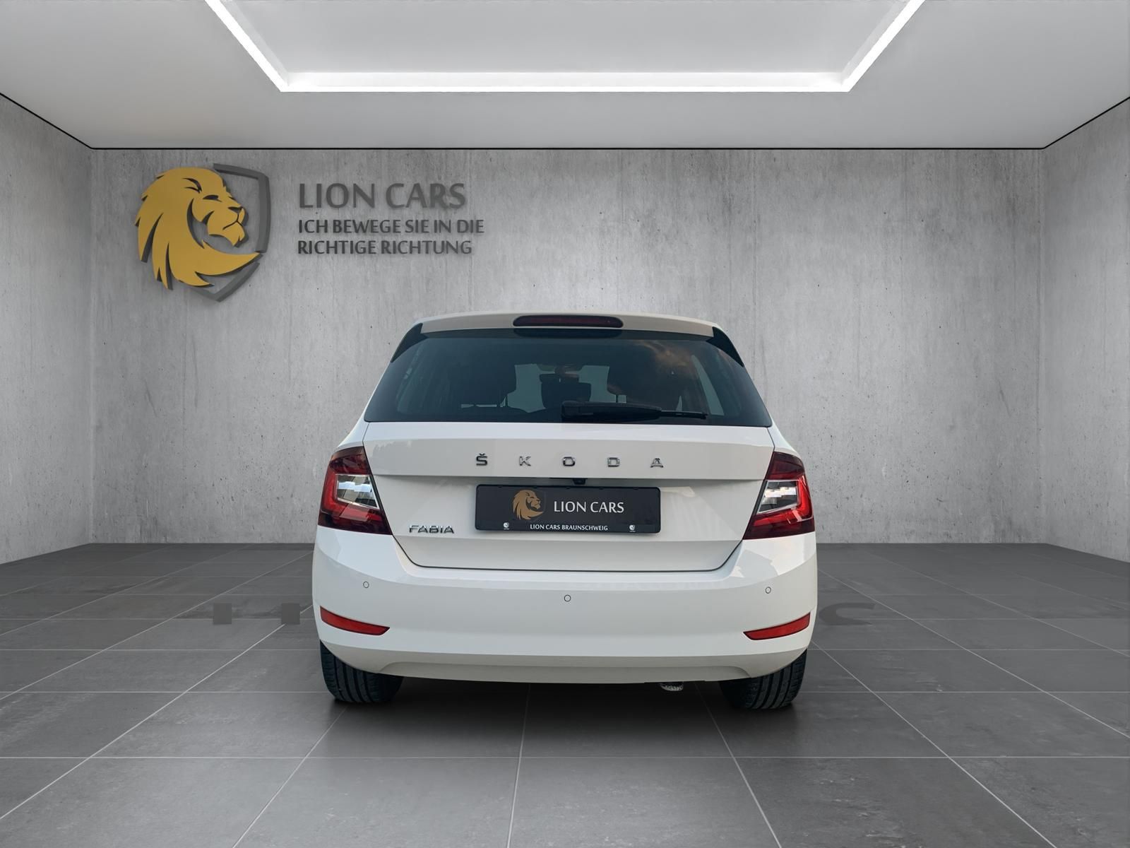 Skoda Fabia 1.0 TSI DSG - Samsaru's Car Outlet