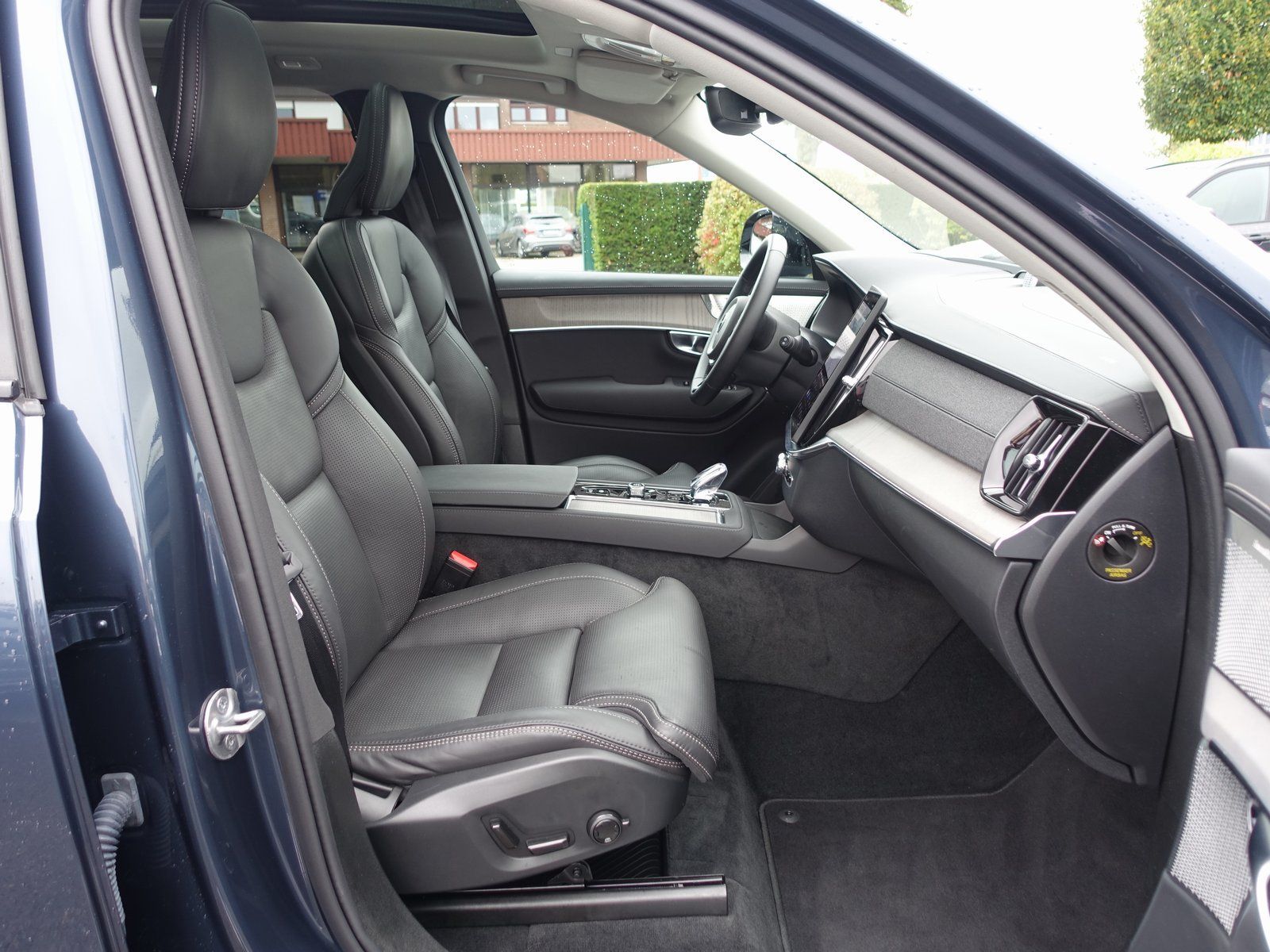 Volvo XC90 Plus Dark T8 AWD Plug-in Hybrid//B&W/AHK