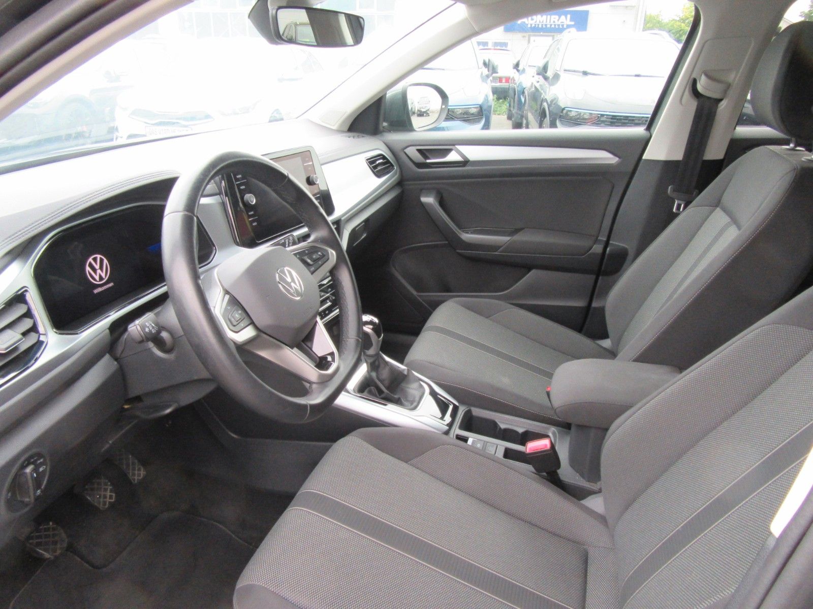 Volkswagen T-Roc R-Line - Samsaru's Car Outlet