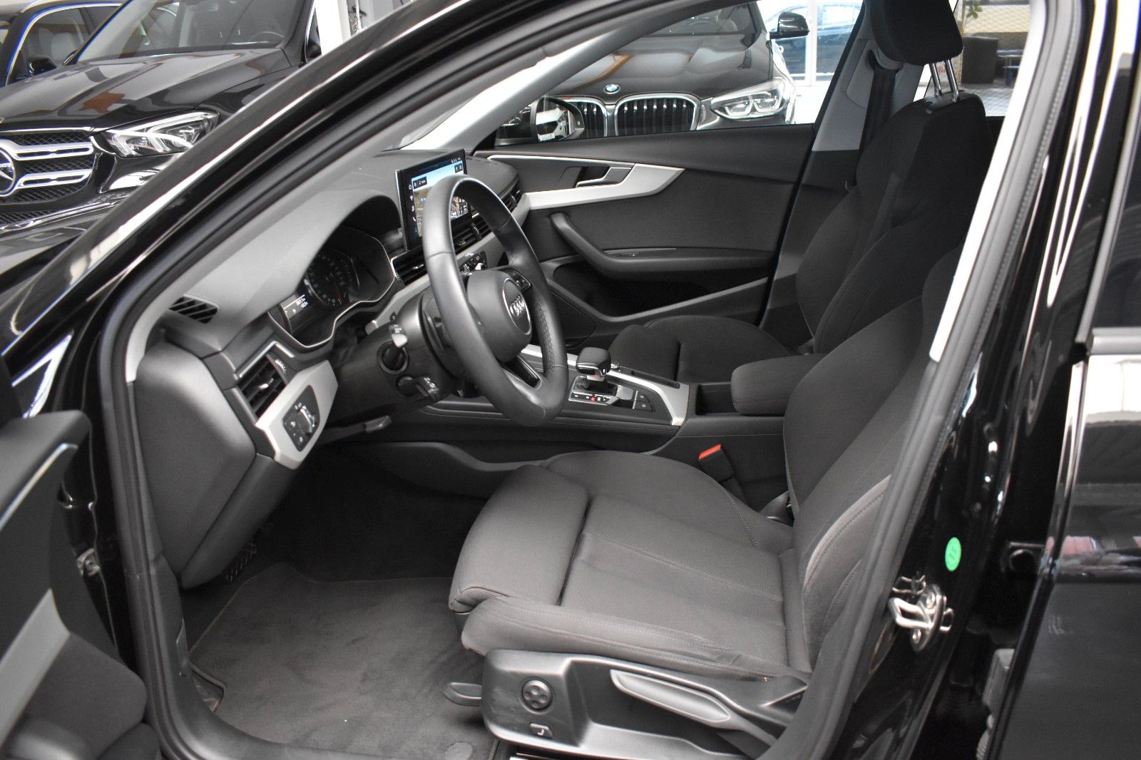 Audi A4 Avant 35 TDI - Samsaru's Car Outlet