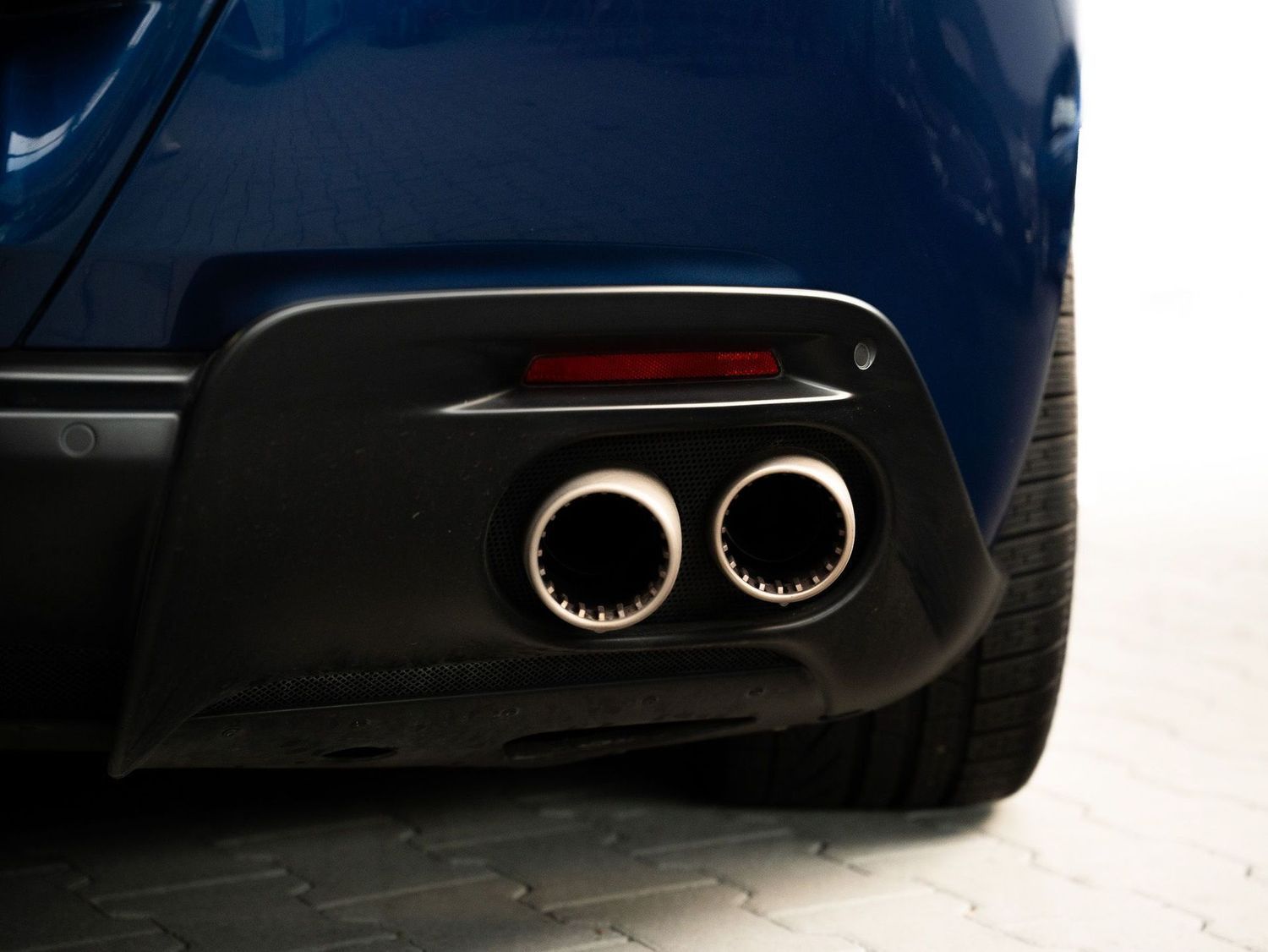 Ferrari Roma Matrix LED 20 Zoll JBL Approved