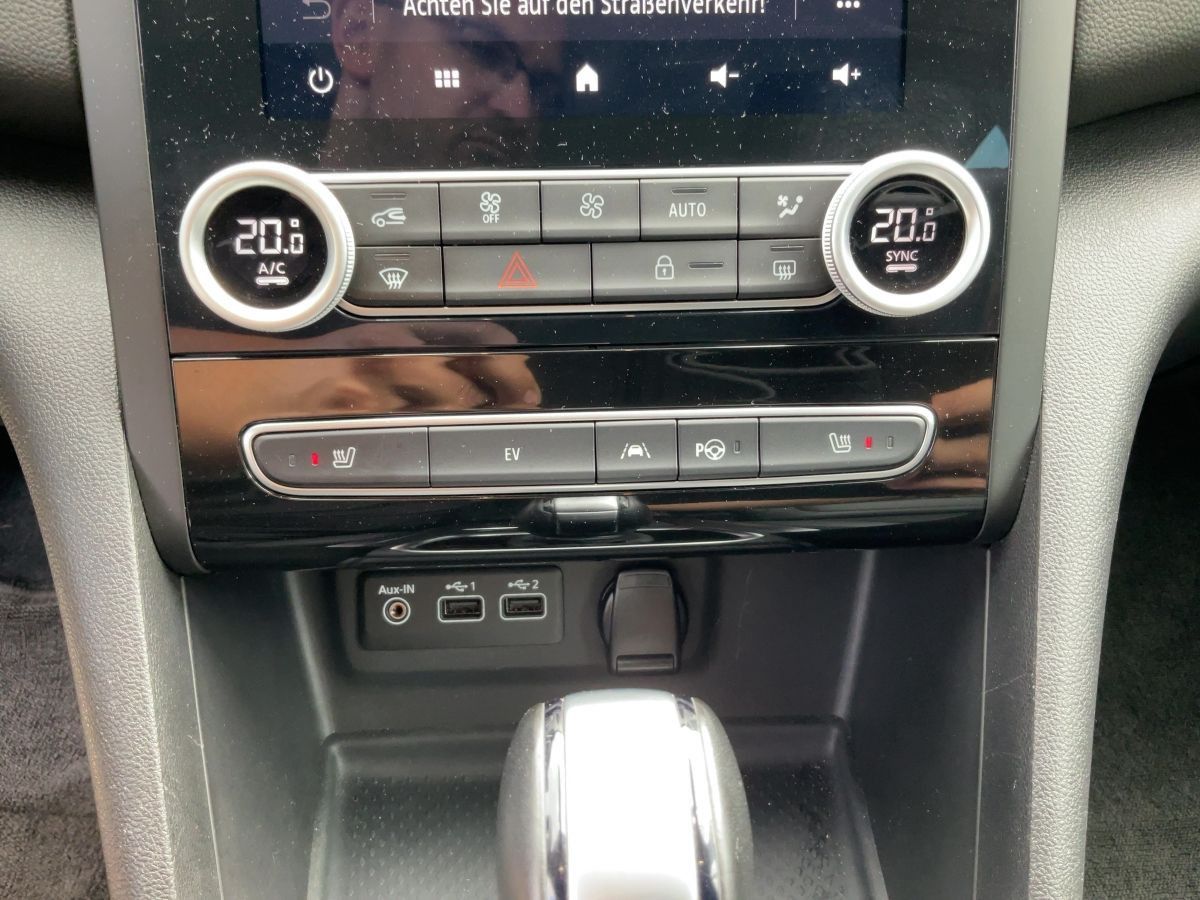 Renault Megane Grandtour 1.6 e-Tech - Samsaru's Car Outlet