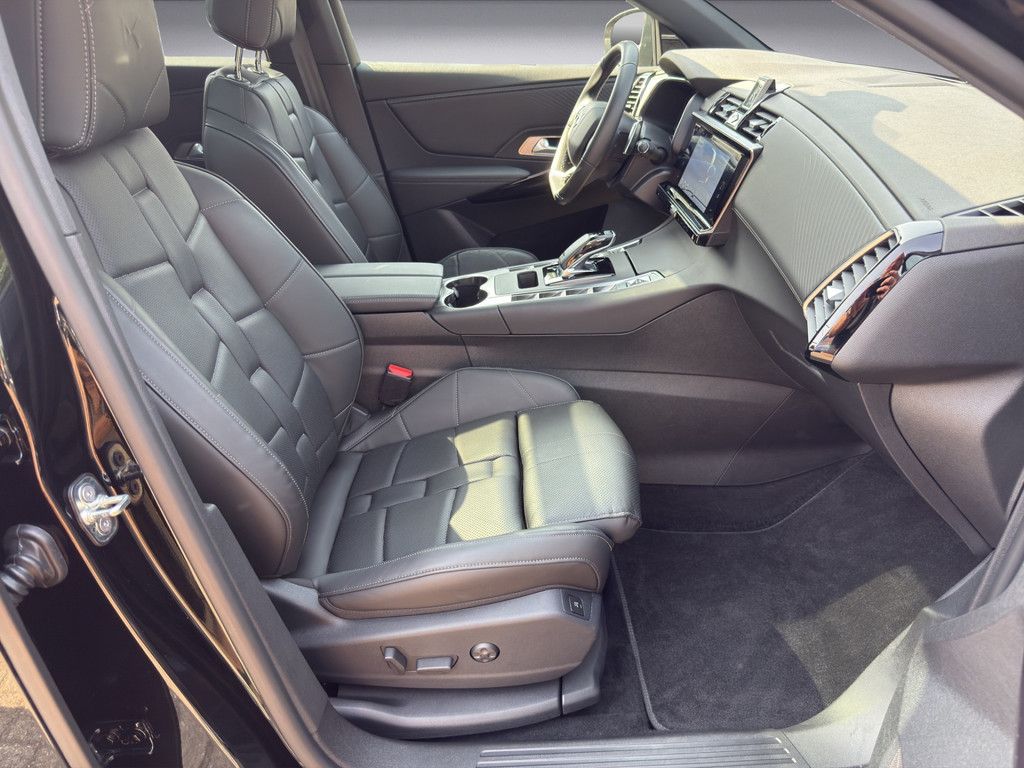 DS Automobiles DS 7 BlueHDI 130 Aut. OPERA LEDER Panoramadach