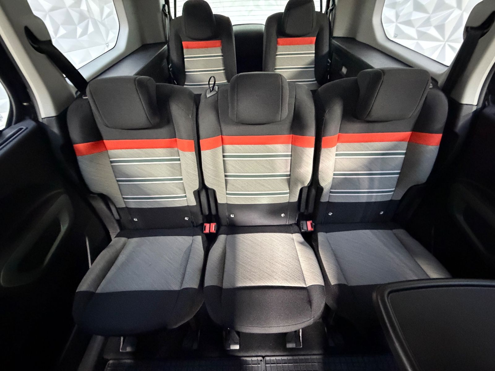 Citroën Berlingo XL BlueHDi 130 EAT8 SHINE+ANHÄNGERKUP.+