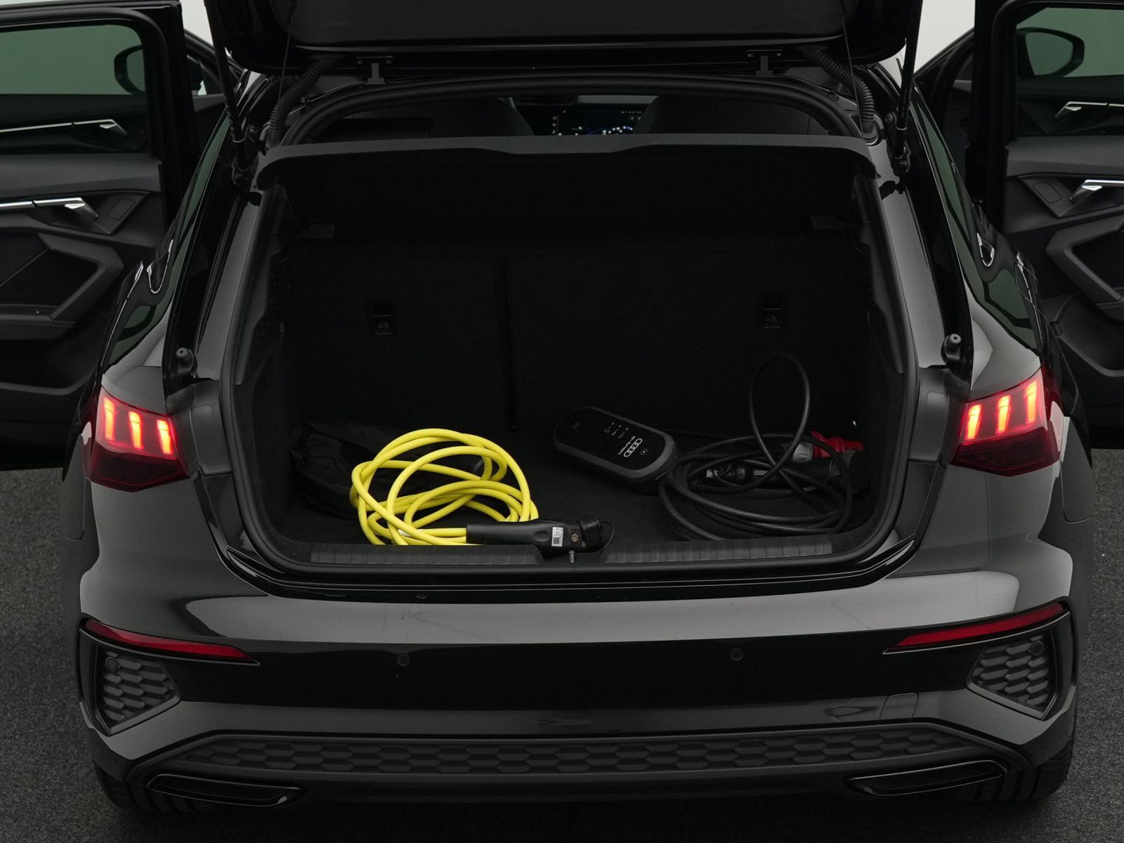 Audi A3 Sportback 2x S line 40 TFSIe *ACC*AHK*LED*18*