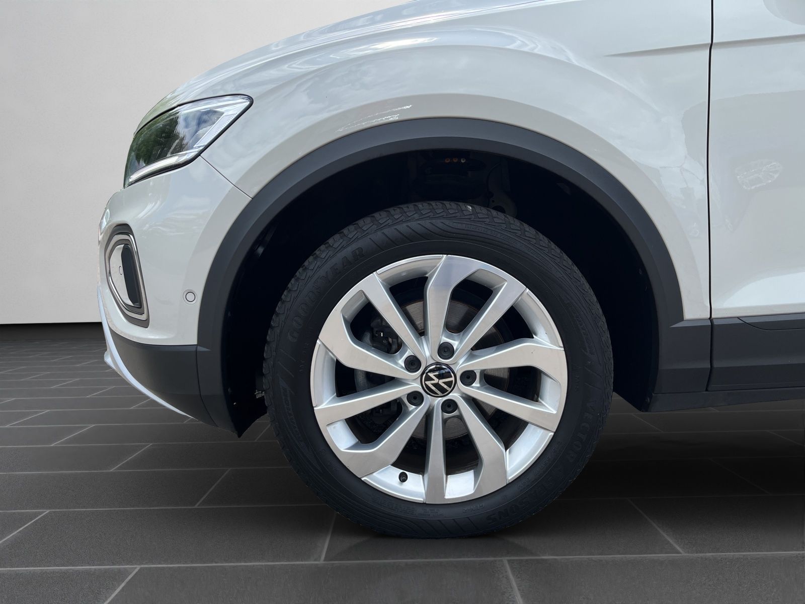Volkswagen T-ROC Life 2.0 TDI - Samsaru's Car Outlet