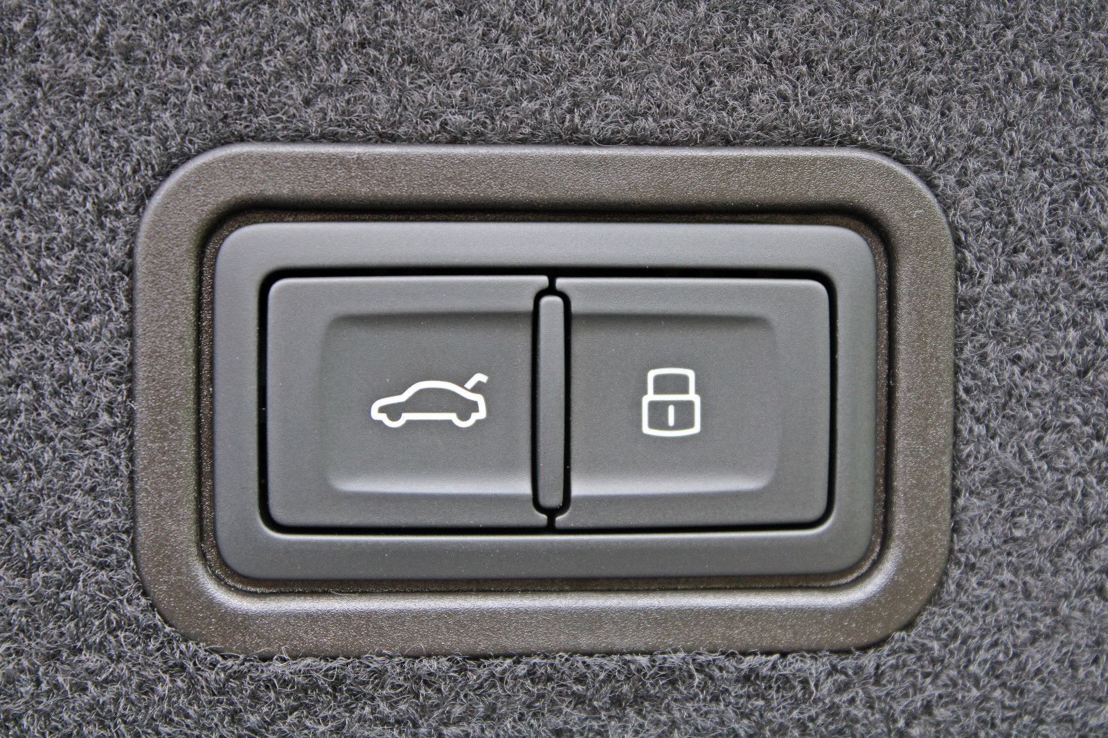 Audi A8 55TFSI quattro - Samsaru's Car Outlet