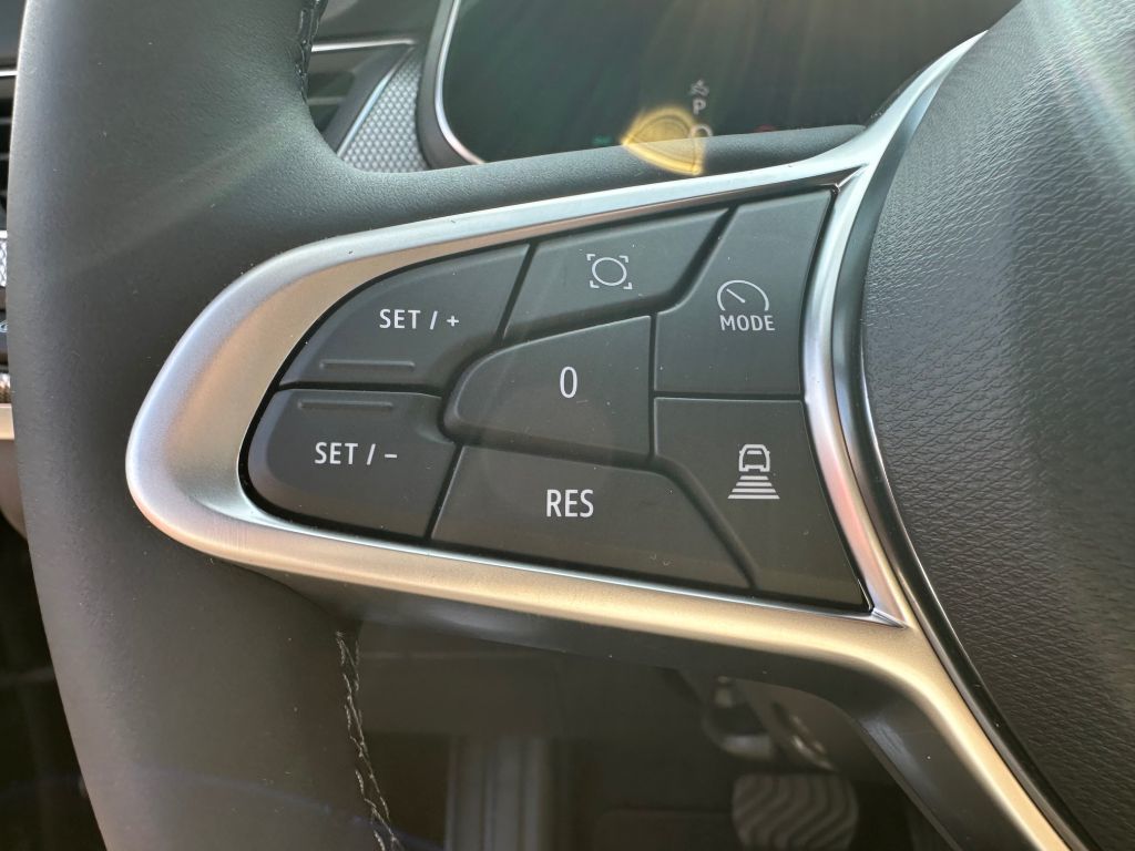 Renault Arkana TECHNO E-Tech Full Hybrid 145 - Samsaru's Car Outlet