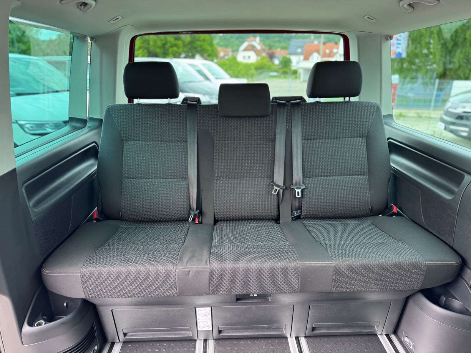 Volkswagen T6 Multivan - Samsaru's Car Outlet