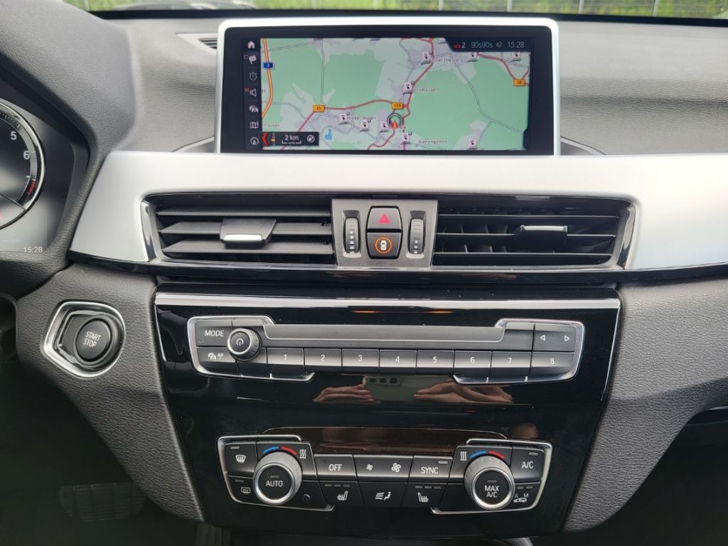 BMW X1 xDrive25e A - Samsaru's Car Outlet