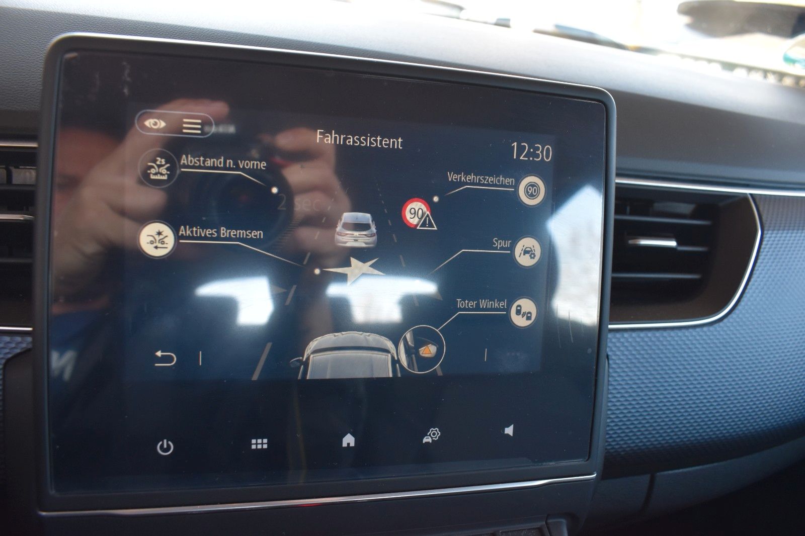 Renault Arkana TCe 140 Automatik Zen - Samsaru's Car Outlet