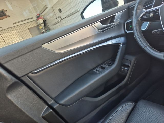 Audi A6 Avant 55 TFSI e SPORT - Samsaru's Car Outlet