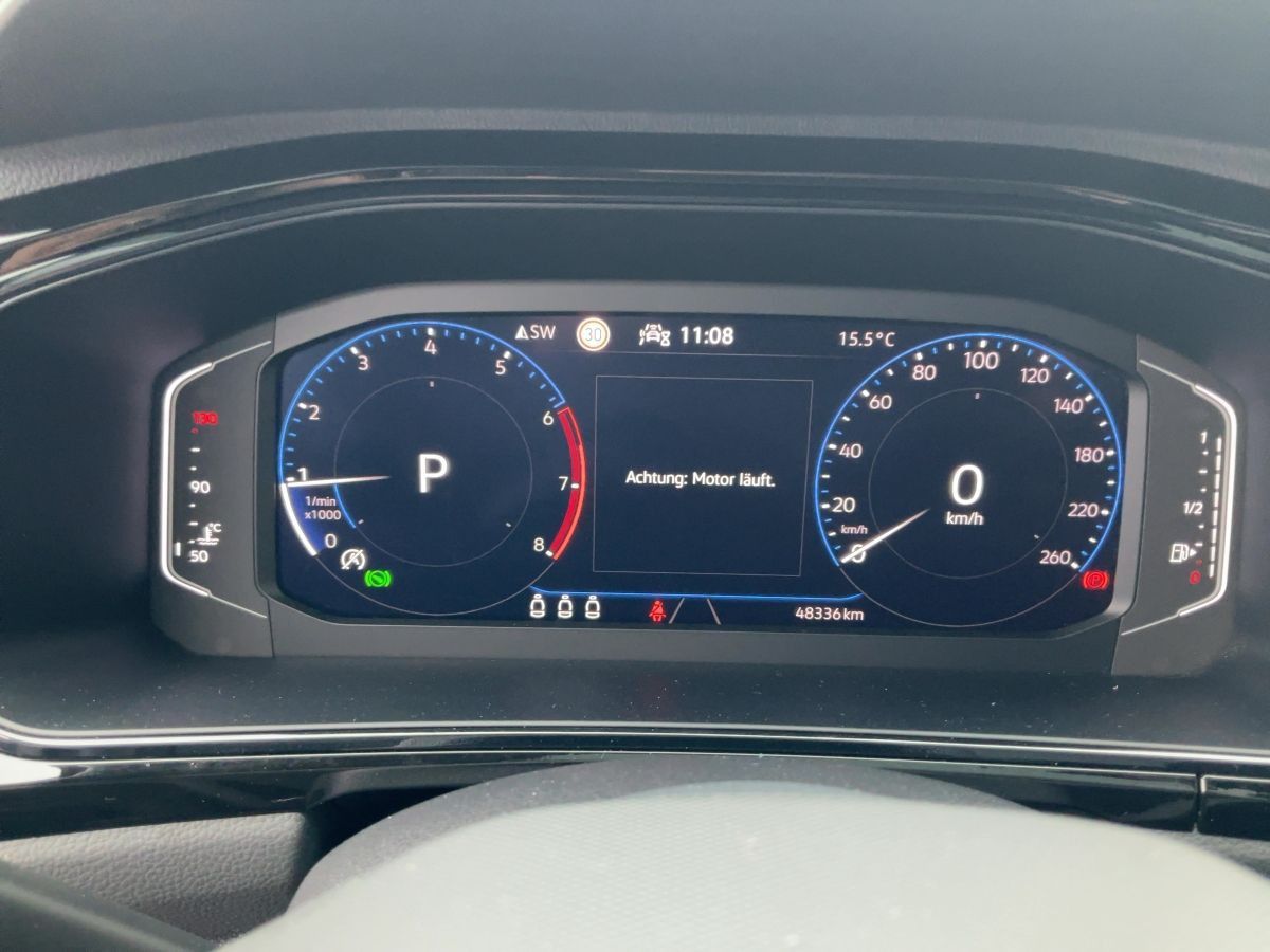 Volkswagen T-Roc 1.5 TSI DSG STYLE - Samsaru's Car Outlet