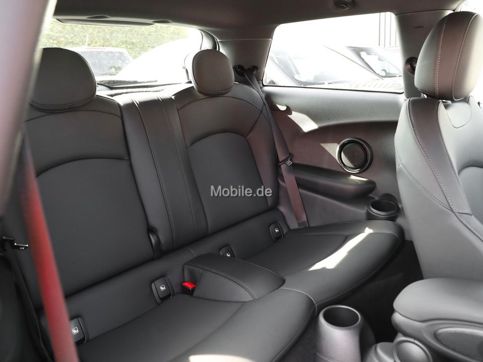 MINI Cooper SE Classic - Samsaru's Car Outlet
