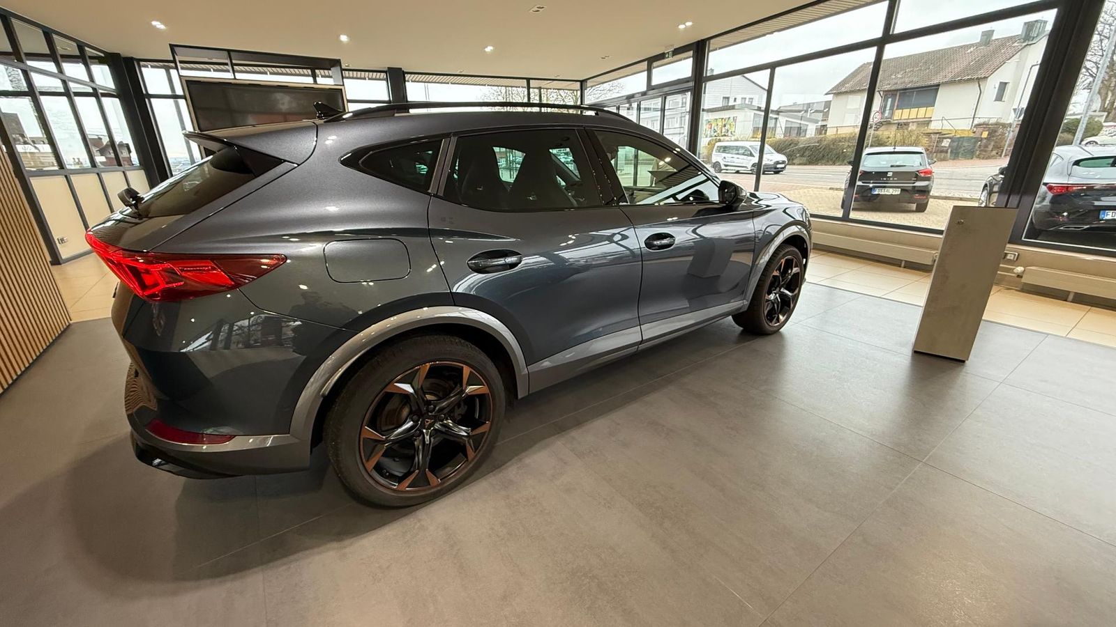 Cupra Formentor VZ 1.4 e-hybrid - Samsaru's Car Outlet