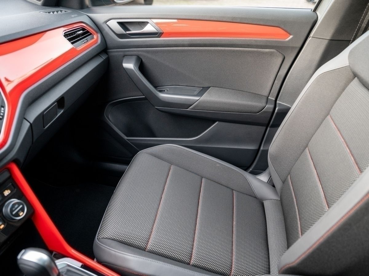 Volkswagen T-ROC Sport 1.5 TSI - Samsaru's Car Outlet