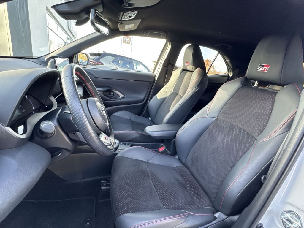 Toyota Yaris Cross Hybrid 1.5 VVT-i GR Sport JBL LED