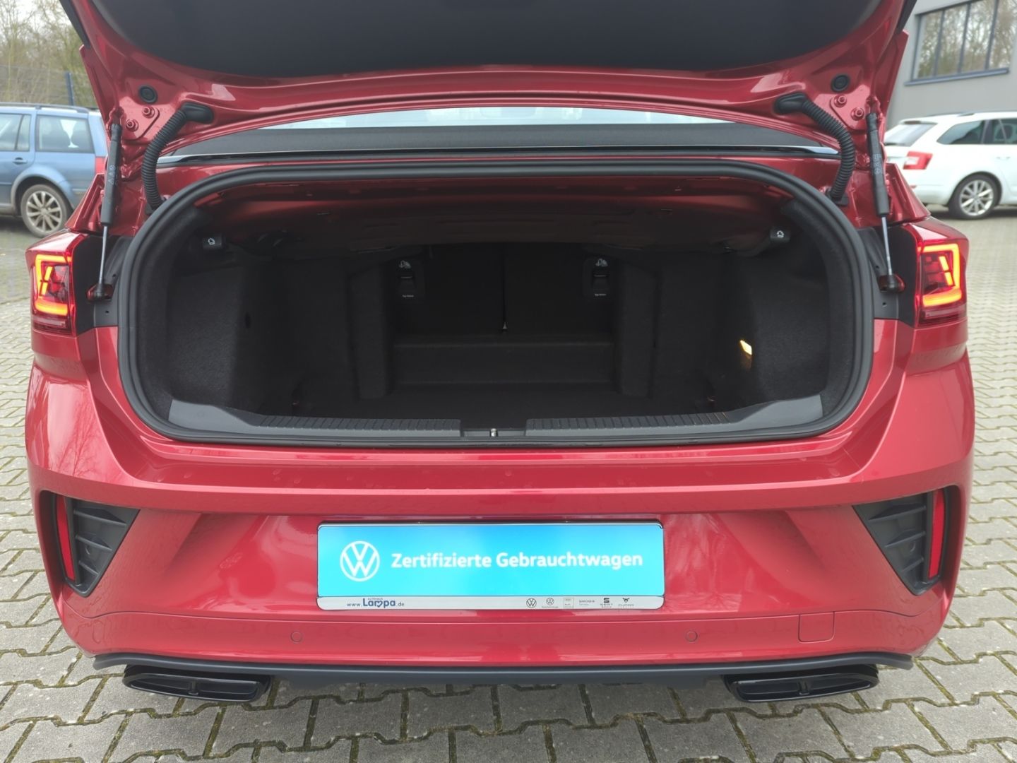 Volkswagen T-Roc R-Line 1.5 TSI DSG - Samsaru's Car Outlet