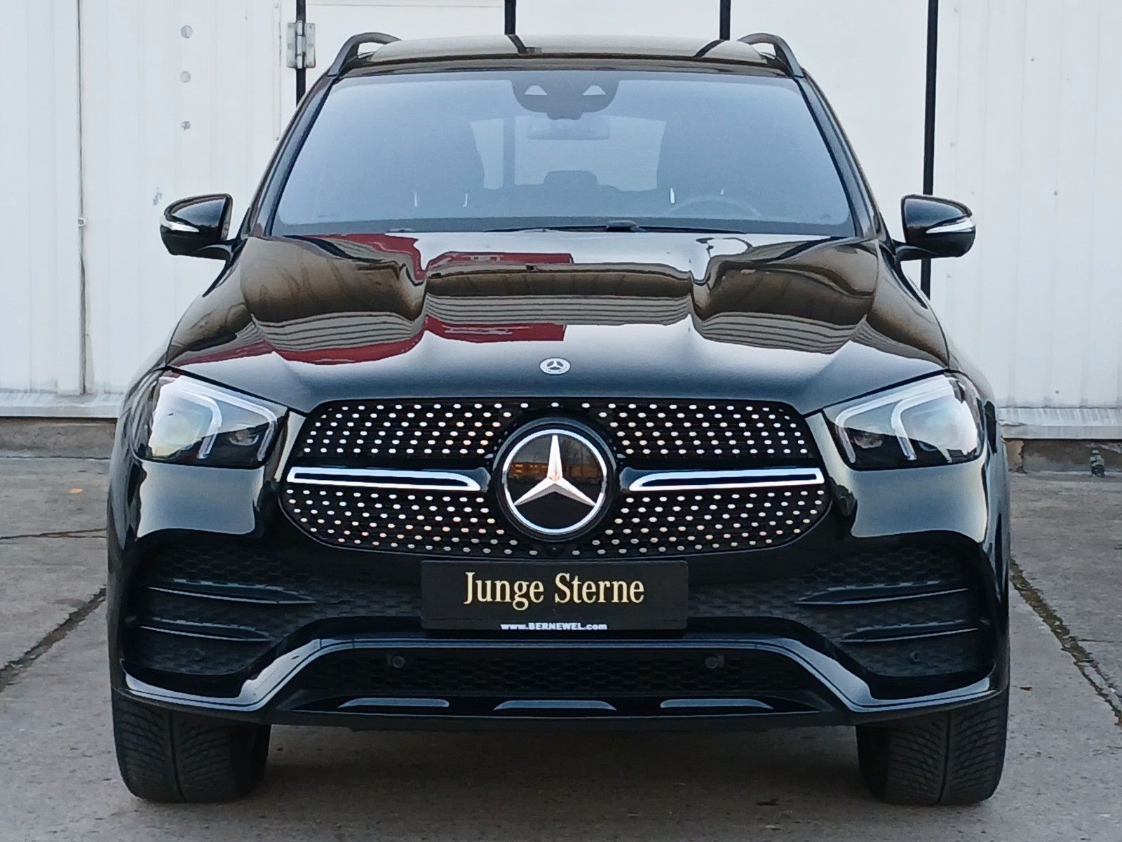 Mercedes-Benz GLE350de 4M AMG SoftClose_NappaLeder_360_BURMEST