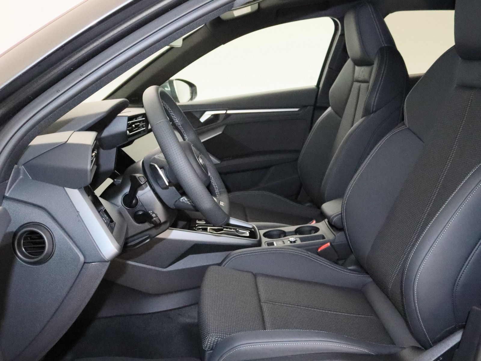 Audi A3 Sportback 35 TFSI S line - Samsaru's Car Outlet