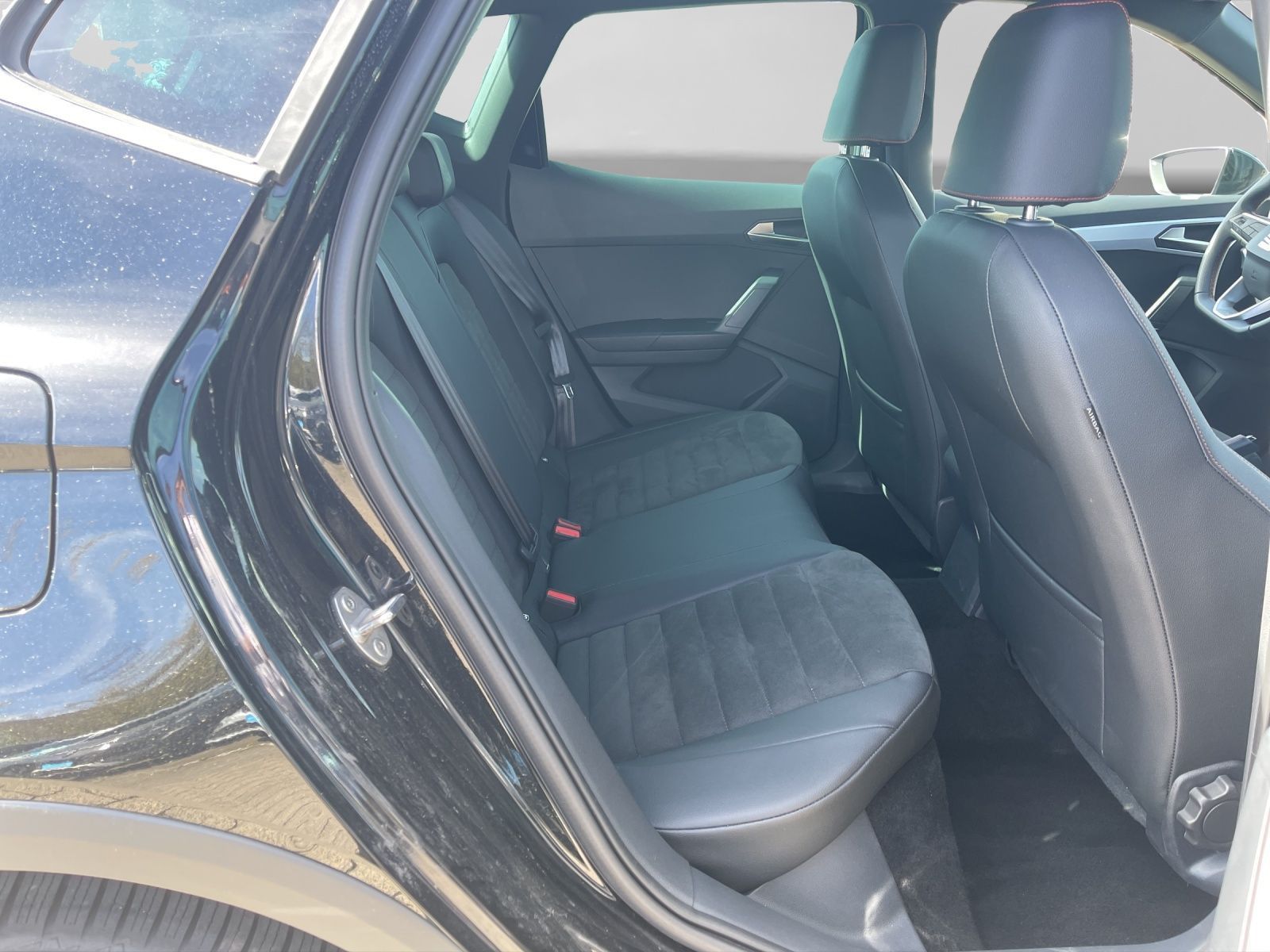 Seat Arona 1.5 TSI DSG FR NAVI AHK SITZHZG GJR