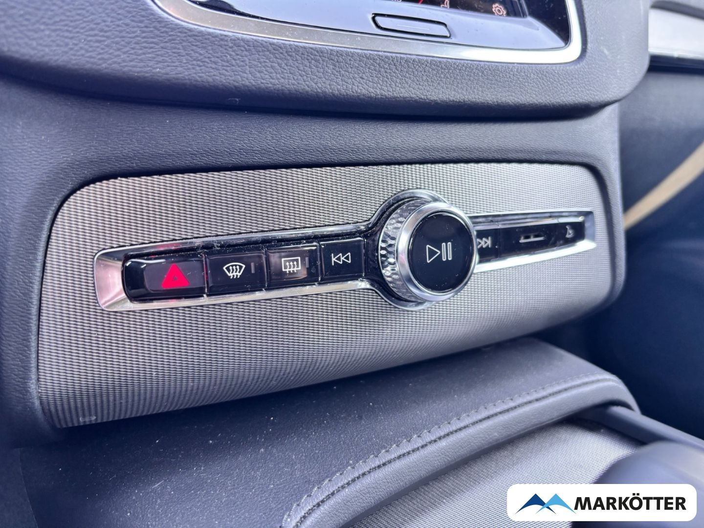 Volvo XC90 T8 AWD Plus Dark Recharge 7-Sitzer ACC/AHK