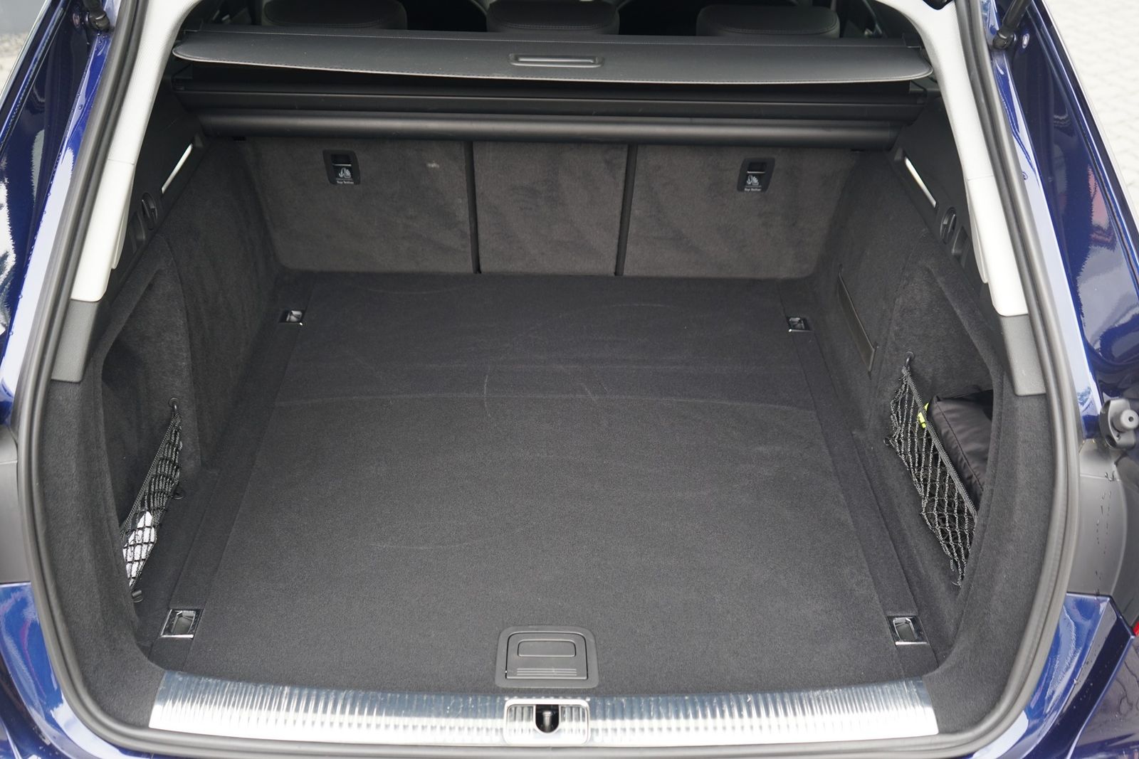 Audi A4 Avant 40 quattro S-Line - Samsaru's Car Outlet