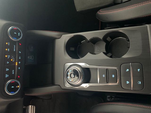 Ford Kuga FHEV GRAPHITE TECH EDITION 4x4 - Samsaru's Car Outlet