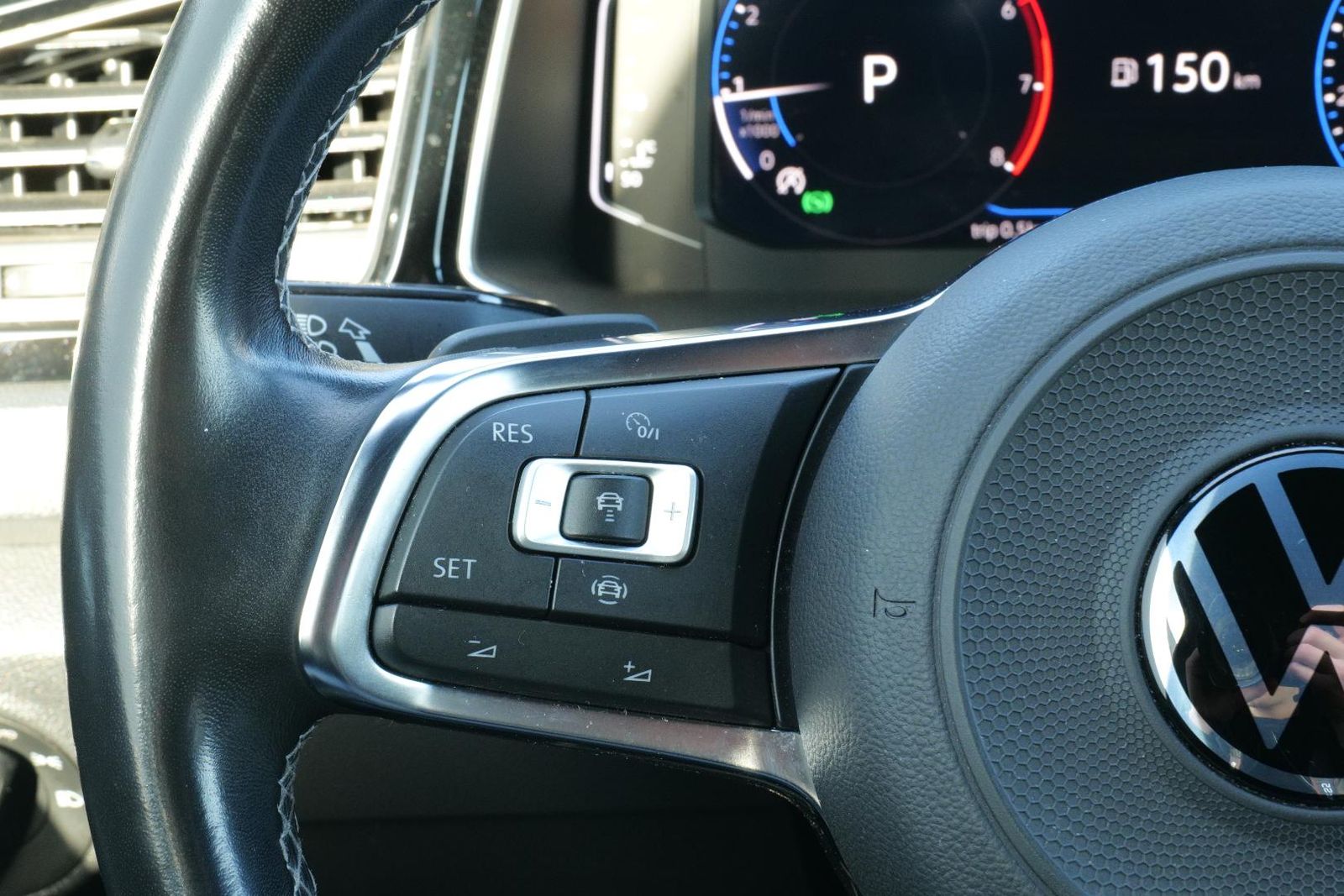 Volkswagen T-ROC Sport 1.5 TSI - Samsaru's Car Outlet