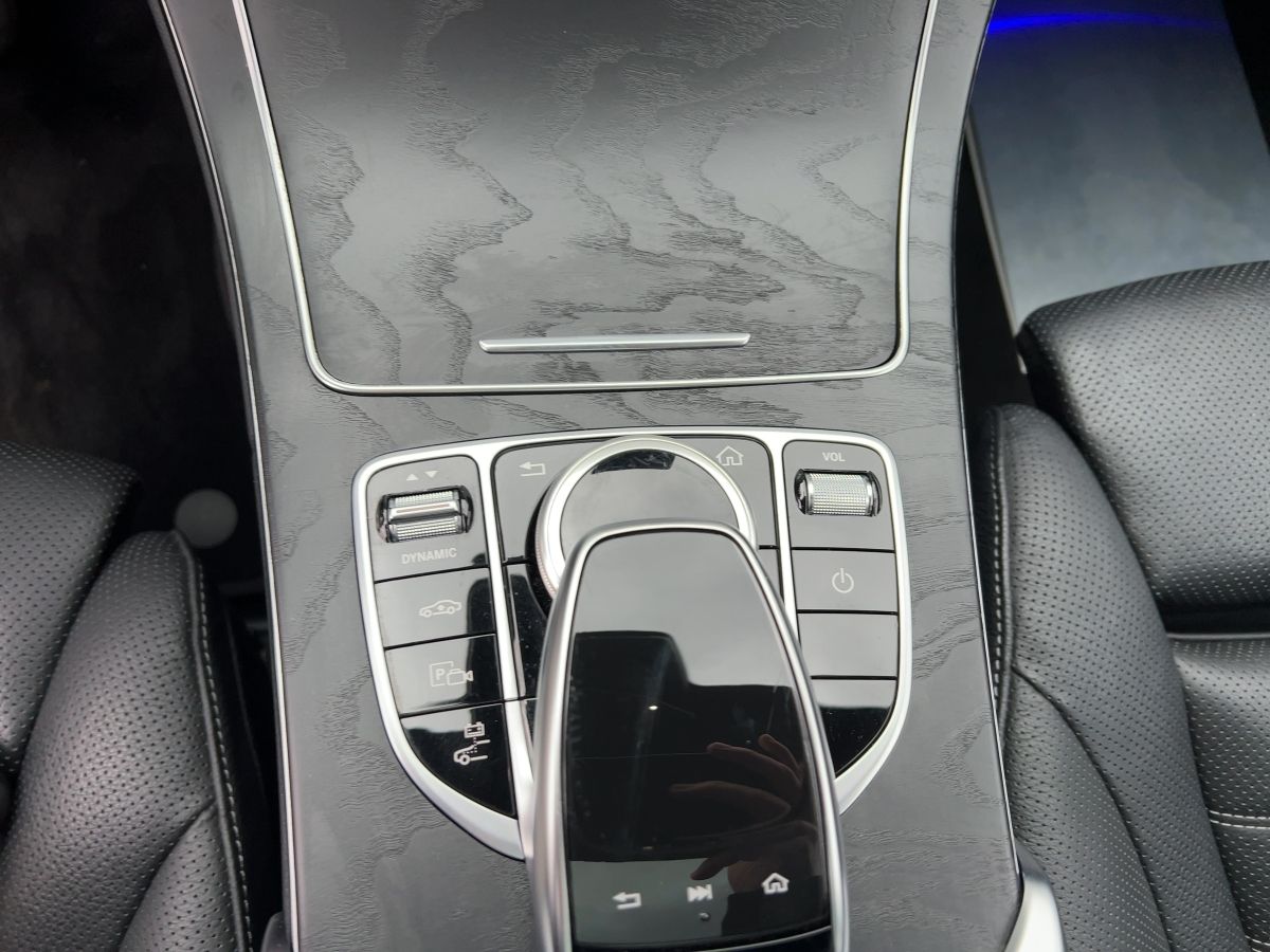 Mercedes-Benz C 300 de AMG Line - Samsaru's Car Outlet